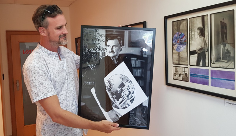 V Brně vzpomínají na legendárního fotografa, který zachytil rozpad Československa