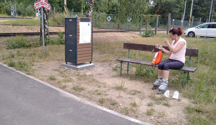 Na inline brusle polehku. Ve Šternberku mohou sportovci zdarma využít úschovné boxy