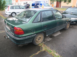 Demoliční jízda se čtyřmi promile. Zpitý šofér naboural v Prostějově pět aut