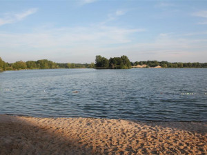Policisté dnes ráno vyjížděli k jezeru Poděbrady. Bohužel našli tělo utonuté ženy