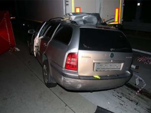 Na D1 přišel o život čtyřiadvacetiletý řidič. U Hranic narazil do kamionu v koloně