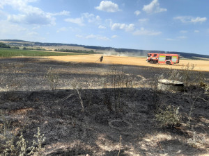 Olomoucký kraj sužují požáry, naposledy dnes ráno hořelo v Oskavě. Hasiči jsou na pokraj vyčerpání