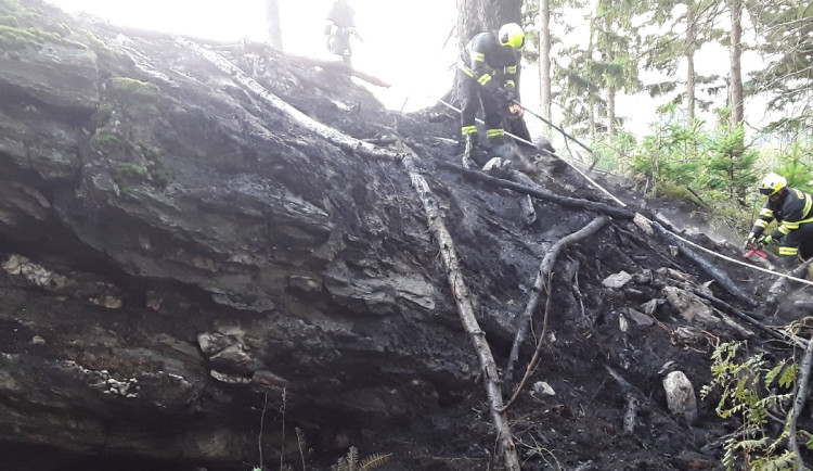 Olomoucký kraj sužují požáry, naposledy dnes ráno hořelo v Oskavě. Hasiči jsou na pokraj vyčerpání