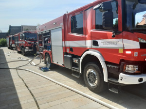 Na Přerovsku hořela fotovoltaika mezi rodinnými domy. Škoda je přes tři miliony