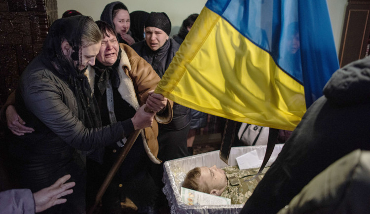 Otřesné svědectví o ruské agresi na Ukrajině přinese výstava fotografií v Olomouci. Má název Bojují i za nás
