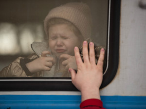 Otřesné svědectví o ruské agresi na Ukrajině přinese výstava fotografií v Olomouci. Má název Bojují i za nás