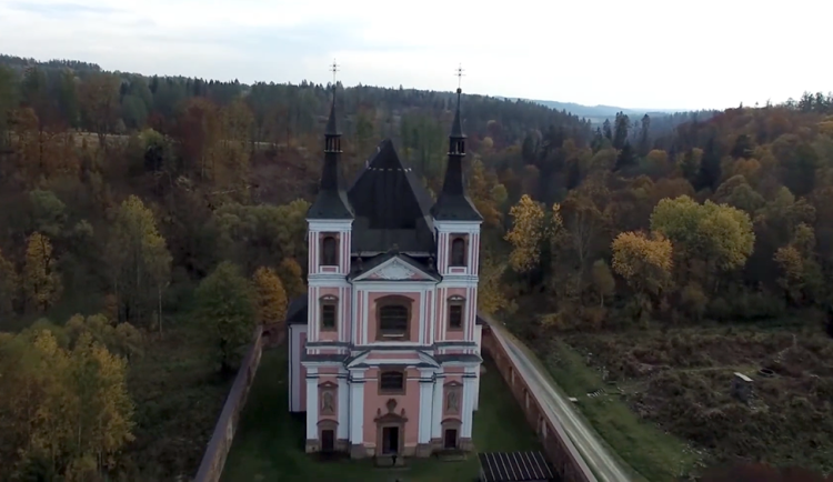 Kostel sv. Anny a sv. Jakuba Většího ve Staré Vodě - ilustrační foto