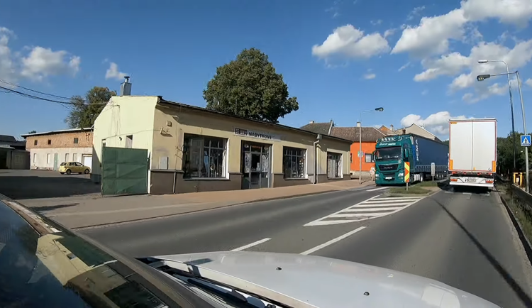 VIDEO: ŘSD představilo novou vizualizaci obchvatu Šternberka. Město na něj čeká desítky let