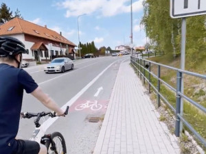 Veřejnost často netuší, jak se liší vyhrazené jízdní pruhy pro cyklisty. Změnit by to mohla výuka cyklistické infrastruktury v autoškolách