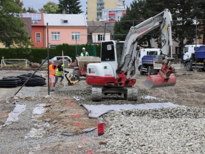 Žákům v Přerově poslouží nová školní hřiště. Modernizací procházejí o prázdninách i učebny