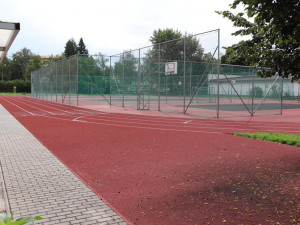 Opravené hřiště Základní školy Svisle