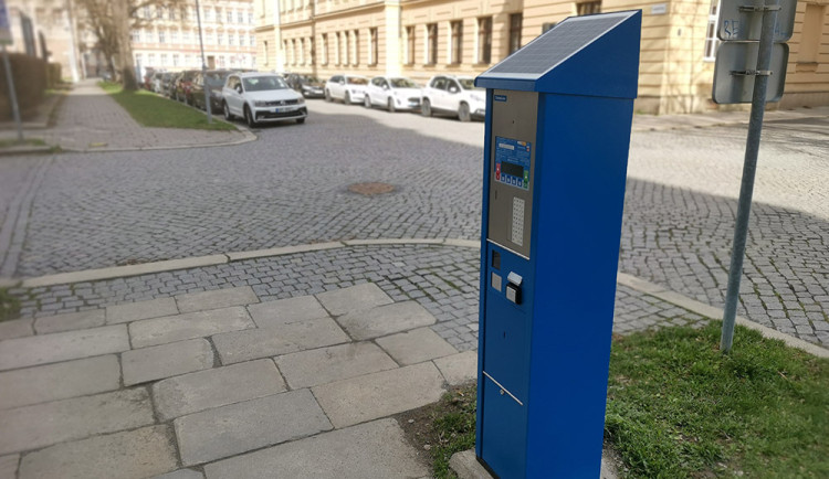 Olomouc pokračuje se změnou parkovacího řádu. Karty od září podraží a zmizí do digitálního prostoru