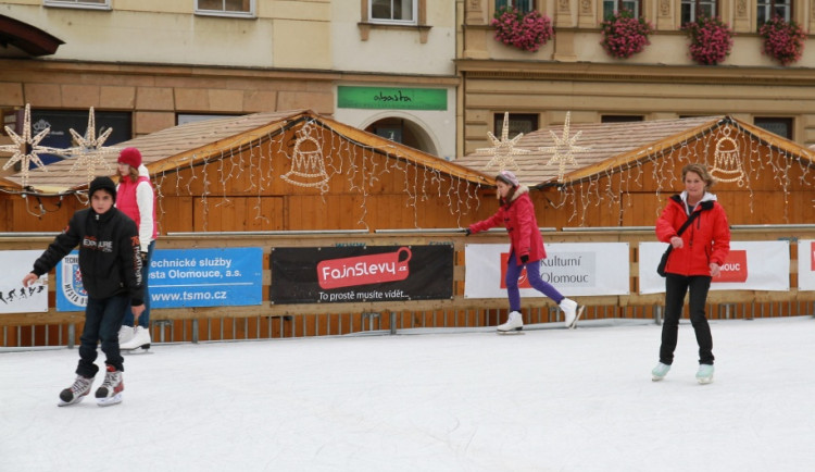 V centru Olomouce bude v zimě opět veřejné kluziště. Po tříleté pauze se přesune k tržnici