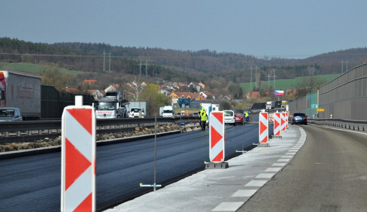 Opravy omezí provoz na dálnici D1 z Mořic směrem na Kroměříží. Potrvají do konce září