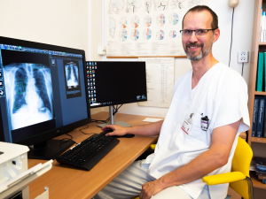 Lékaři ze Šumperka testují umělou inteligenci při analýze rentgenových snímků hrudníku