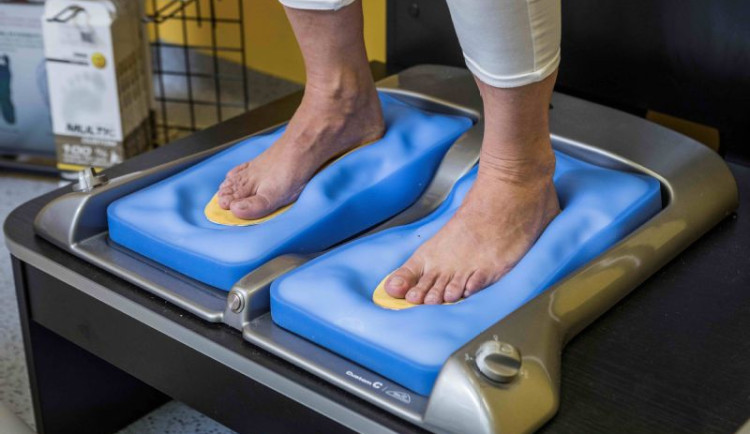 V Prostějově umí vyrobit vložky do bot na míru. Zdravotní pojišťovna na ně může přispět