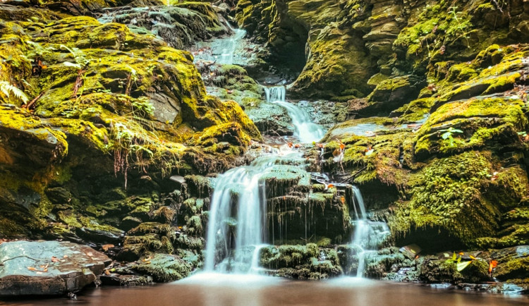 TIP NA VÝLET: Pasecký vodopád, krátká procházka malebnou přírodou. Vznikl uměle během stavby mlýna