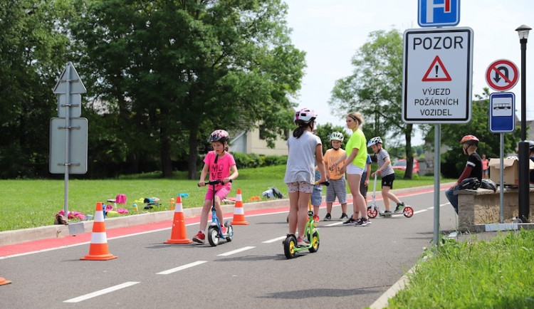 bezpečně na silnicích, doprava, bezpečí, prevence, děti, rodiče,