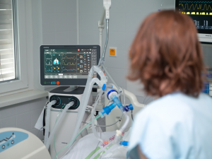 Pacientům v šumperské nemocnici pomáhají nové plicní ventilátory