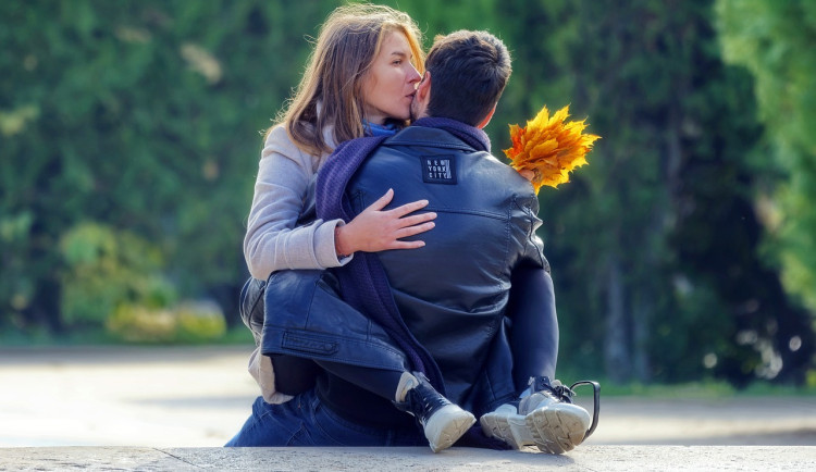 K sexuálnímu potěšení si dvojice vybrala hořické autobusové nádraží, strážnici byli proti