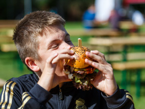 TIP NA VÍKEND: Jak chutná Lošov? Domácí festival jídla a pití se koná již pošesté