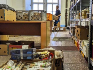 Olomoucká charita připravuje sbírku potravin a drogerie, obrací se na ni více rodin v nouzi