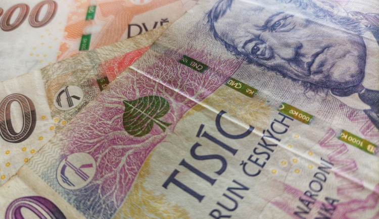 Falešný voják, policista nebo odkaz vás připraví o statisíce