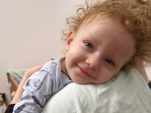 Dvouletý Martínek trpí vážnou formu vzácného AADC syndromu, šancí je genová terapie
