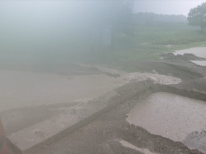 Na Konicku silná bouřka vyplavila několik obcí. Hasiči čerpají vodu ze sklepů a garáží