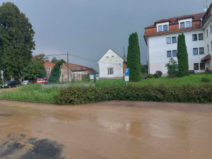 Na Konicku silná bouřka vyplavila několik obcí. Hasiči čerpají vodu ze sklepů a garáží