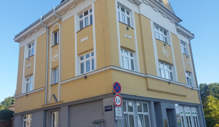 Použité věci budou v Náchodě sloužit potřebným, město otevírá sociální šatník