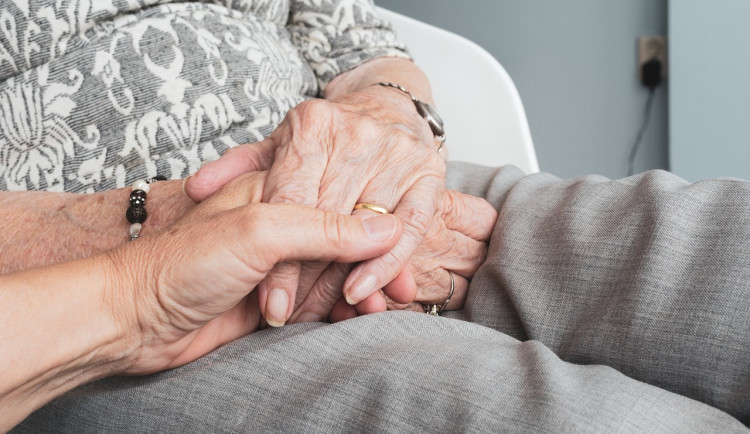 size3-16941626608975-60-jeden-a-pul-milionu-nasetrenych-korun-zaruci-cechum-stastne-stari-vyplyva-z-pruzkumu