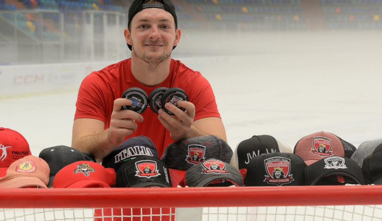 Roli krotitele šelem vzal na sebe hradecký Oliver Okuliar, Liberci nasázel hattrick