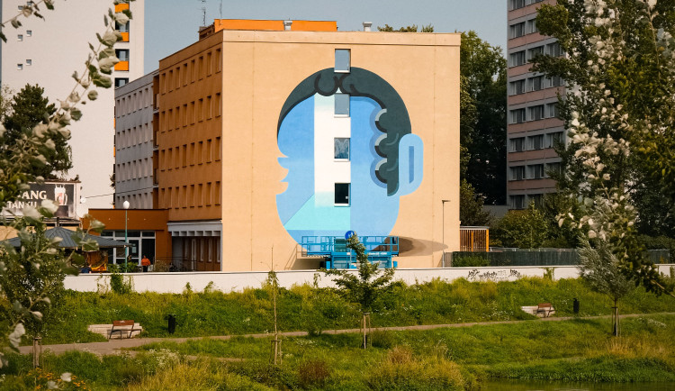 Vysokoškolskou kolej v Olomouci ozdobila obří malba Palackého. Graffiti je součástí Street Art Festivalu