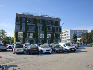 VIDEO A FOTO: Diskotéku na Envelopě nahradila jedinečná budova spojující vědu a byznys