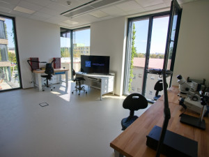 VIDEO A FOTO: Diskotéku na Envelopě nahradila jedinečná budova spojující vědu a byznys