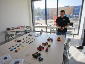 VIDEO A FOTO: Diskotéku na Envelopě nahradila jedinečná budova spojující vědu a byznys