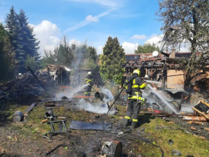 Na Prostějovsku zemřel při výbuchu člověk, v domě sídlila firma se zábavní pyrotechnikou