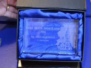 Ceny města Prostějova dostalo osm osobností. Mezi nimi i nedávno zemřelá politička Ivana Hemerková
