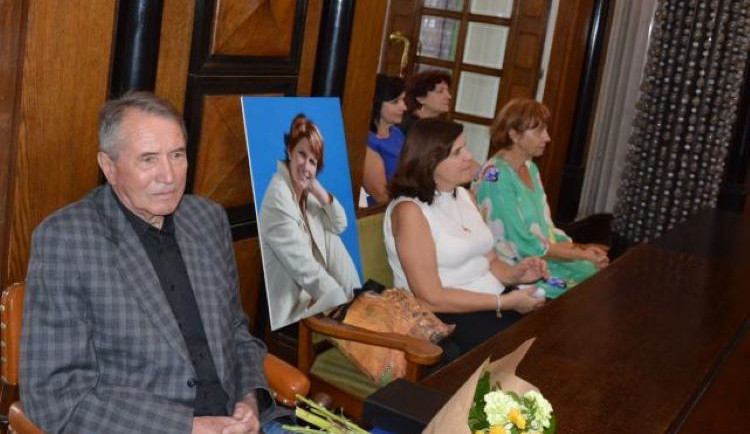 Ceny města Prostějova dostalo osm osobností. Mezi nimi i nedávno zemřelá politička Ivana Hemerková