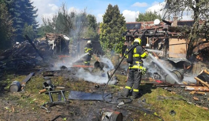 Při výbuchu domu v Otinovsi zemřel jednačtyřicetiletý majitel, prokázala pitva. Byl to profesionální hasič