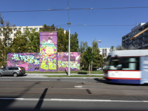 FOTOGALERIE: Festival pouličního umění rozzářil v Olomouci sídlištní kotelny i zašlé basketbalové hřiště