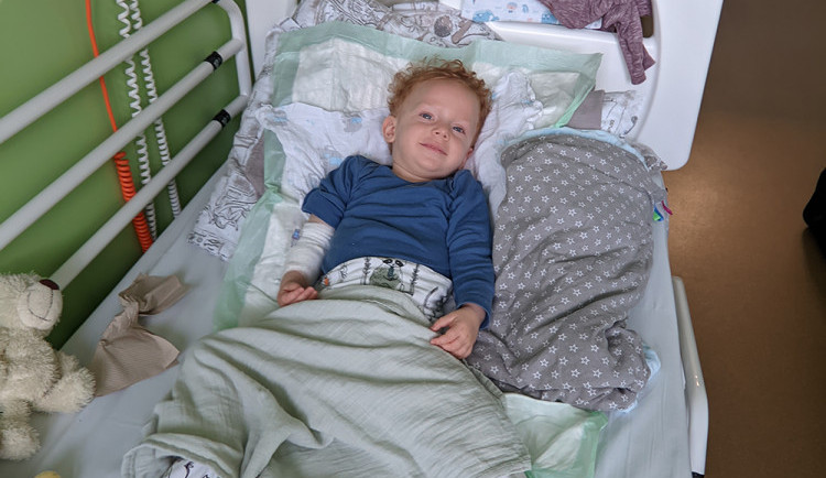 Naděje existuje. Pro nemocného Martínka vybrali lidé přes sto milionů