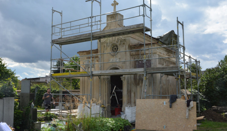 Oprava Brděkovy hrobky finišuje. Zachová si dobový vzhled