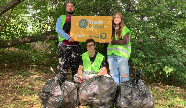 size3-16962518500869-2-trash-patrols-z-mcdonalds-bojuji-proti-odpadkum