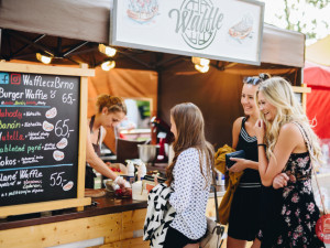 O víkendu před Šantovkou proběhne oblíbený Burger Street Festival. Těšte se na šťavnaté burgery!