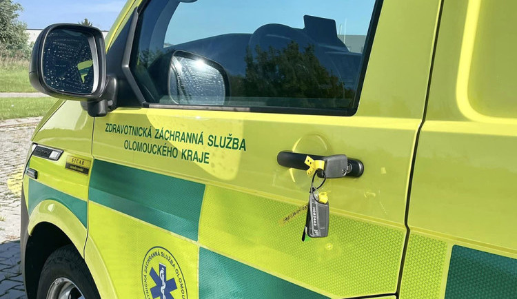 Záchranáři v kraji vyrazí lidem na pomoc v nových sanitkách. Moderní vůz dostala i základna v Kojetíně