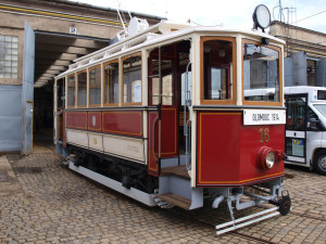Do Olomouce se po 24 letech vrací historická tramvaj číslo 16. Třicet let sloužila jako zahradní domek