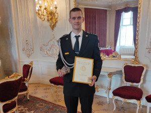 Vždy připraven k zásahu. Hasič ze Zábřehu dostal cenu na Pražském hradě, v létě pomáhal u nehod na dráze