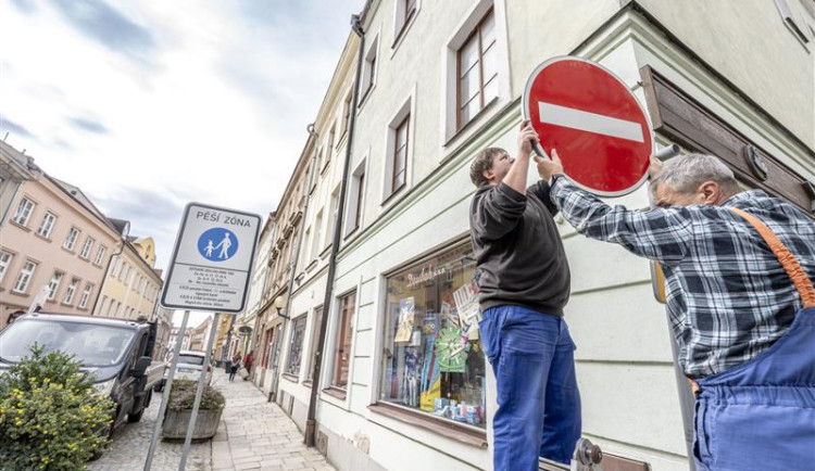 Jaký dopravní režim bude nakonec platit v jihlavské pěší zóně? Rozhodnutí padne do konce října, říká radnice